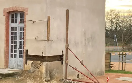 R&eacute;novation mur b&acirc;timent communal