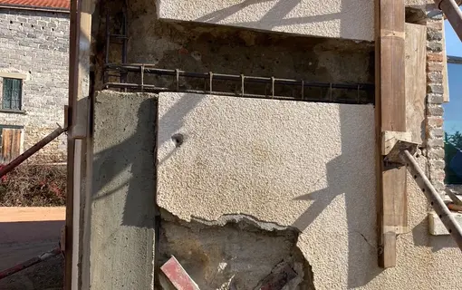 R&eacute;novation mur b&acirc;timent communal