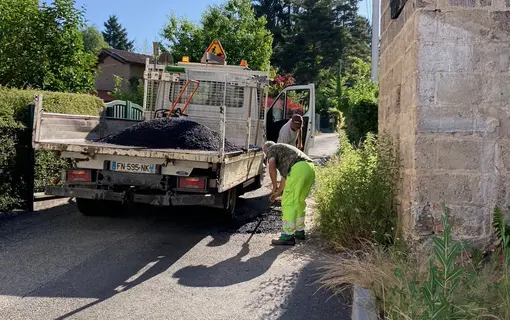 Impasse du Petit Bois, goudronnage et bouchage de trous