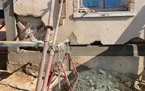 R&eacute;novation mur b&acirc;timent communal
